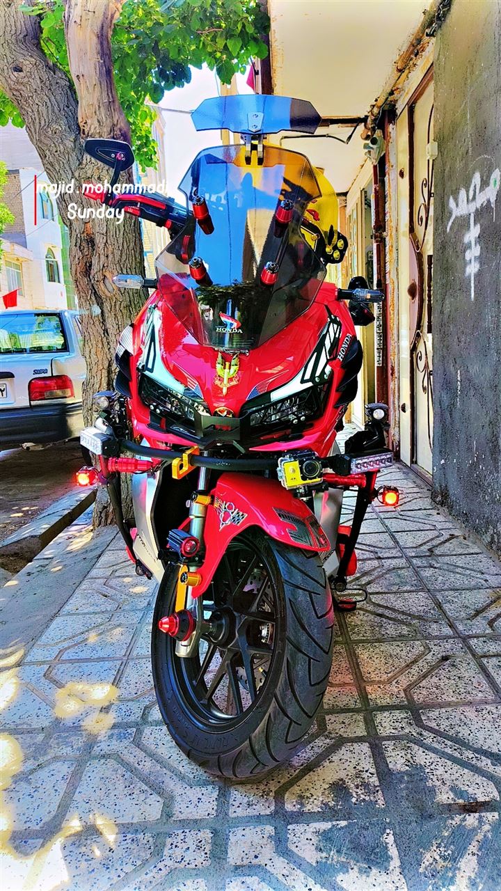 بدون عکس