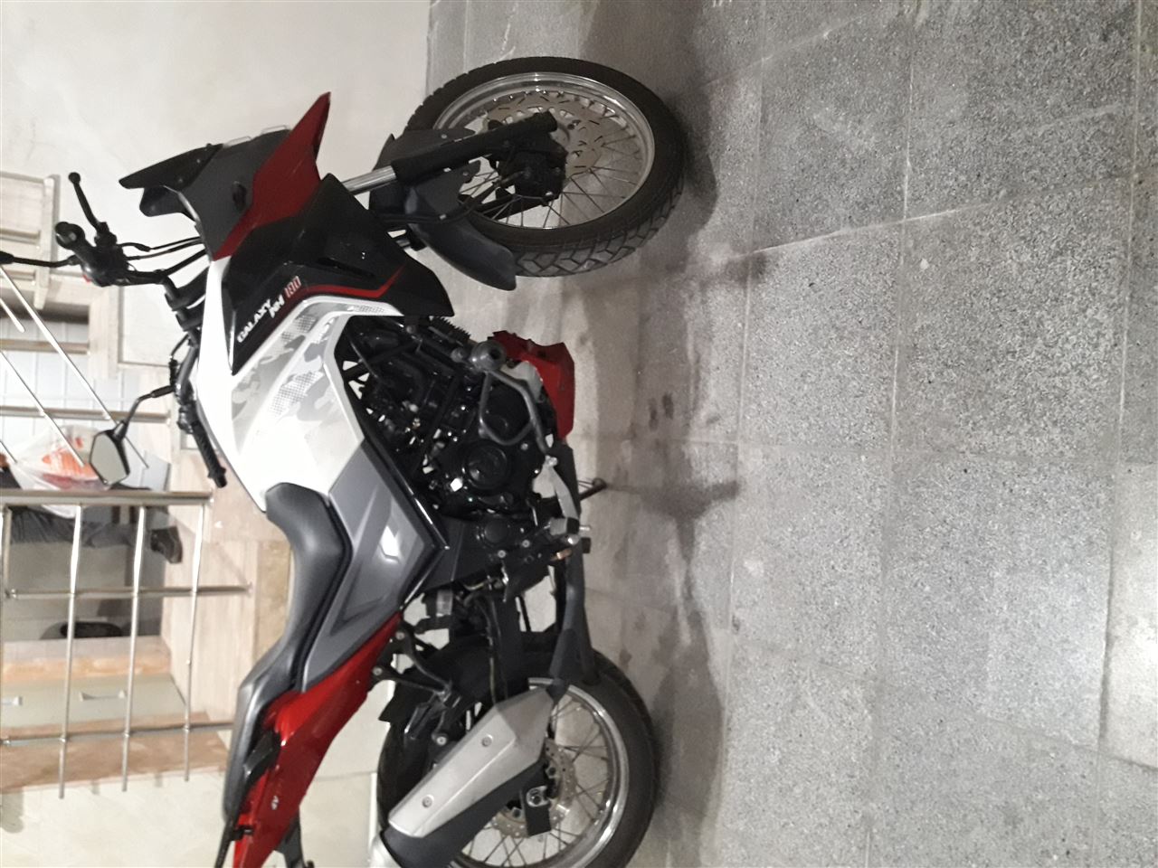 بدون عکس