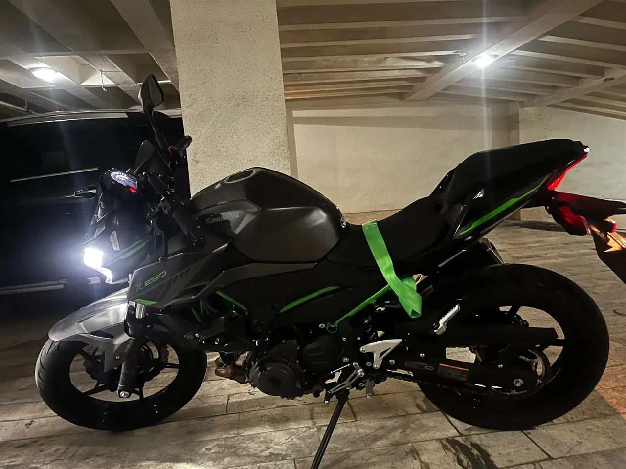 کاوازاکی Z 250 1403