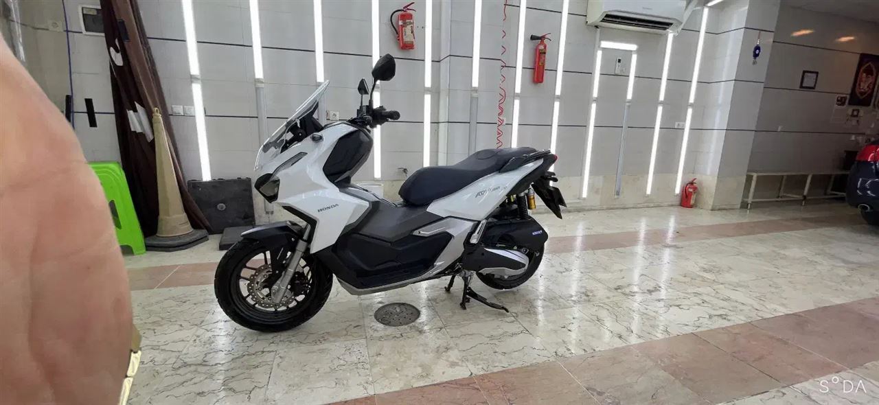 هوندا ADV 160 1402