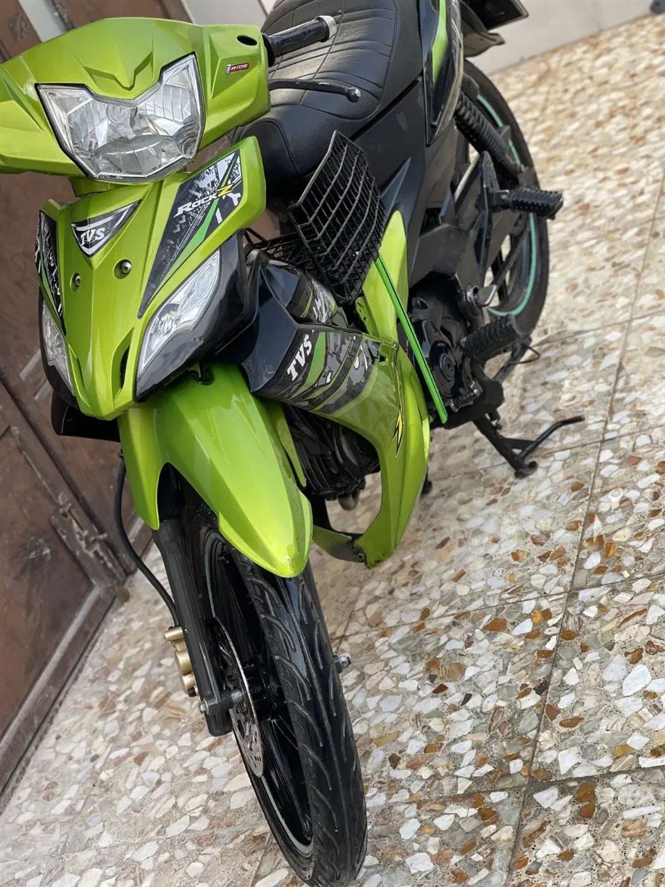 تی وی اس راکز 1395