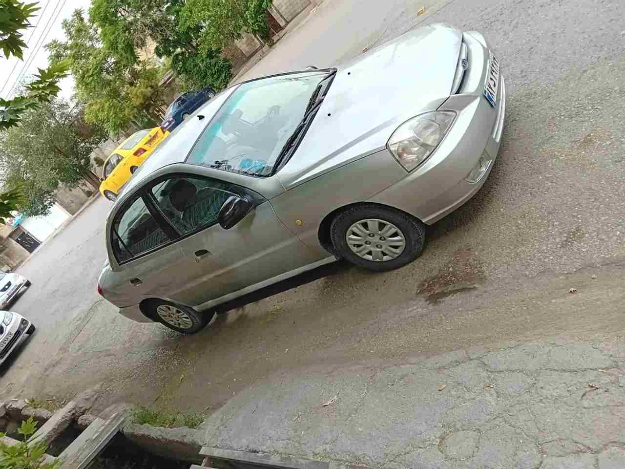 بدون عکس
