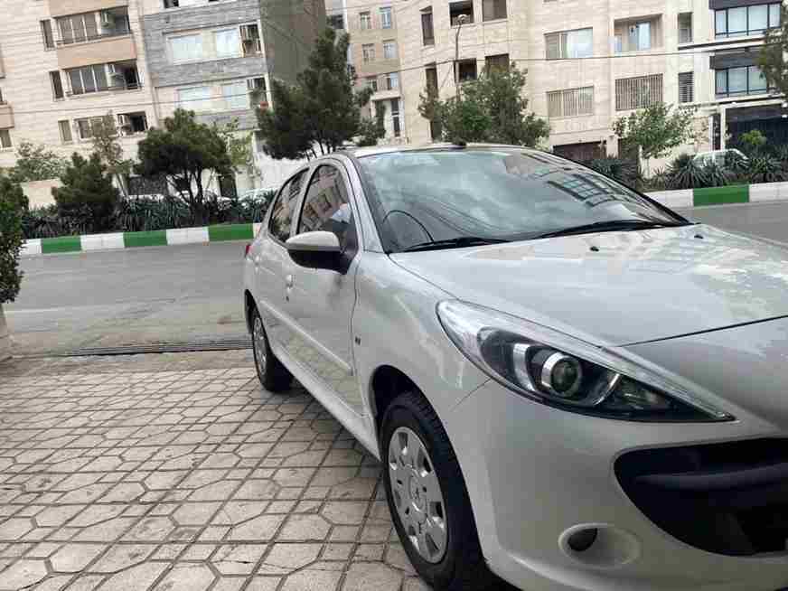 پژو 207 1403