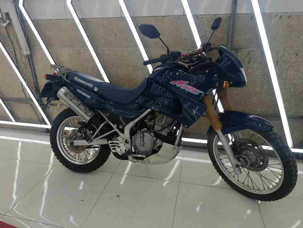 بدون عکس