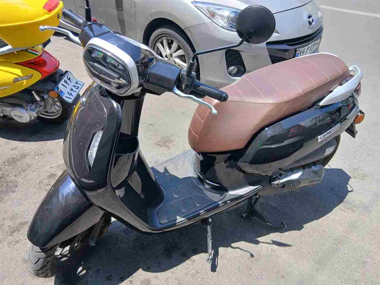 بدون عکس