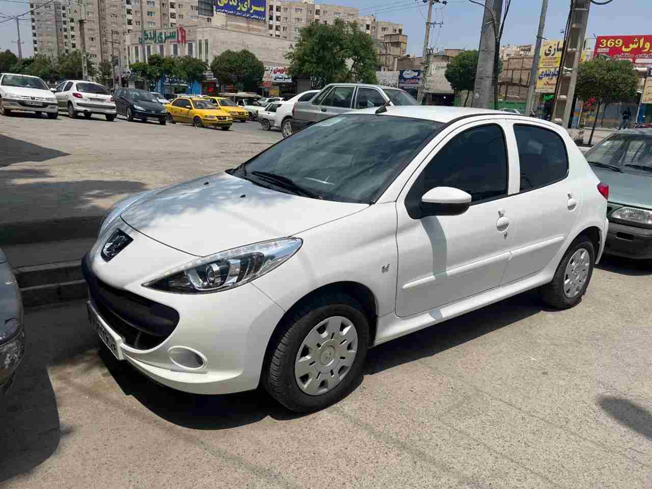 پژو 207 1404