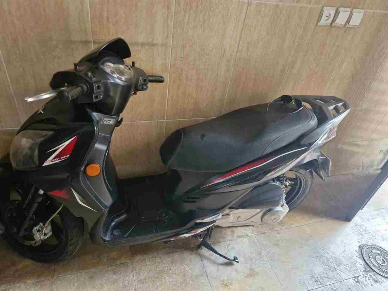 بدون عکس