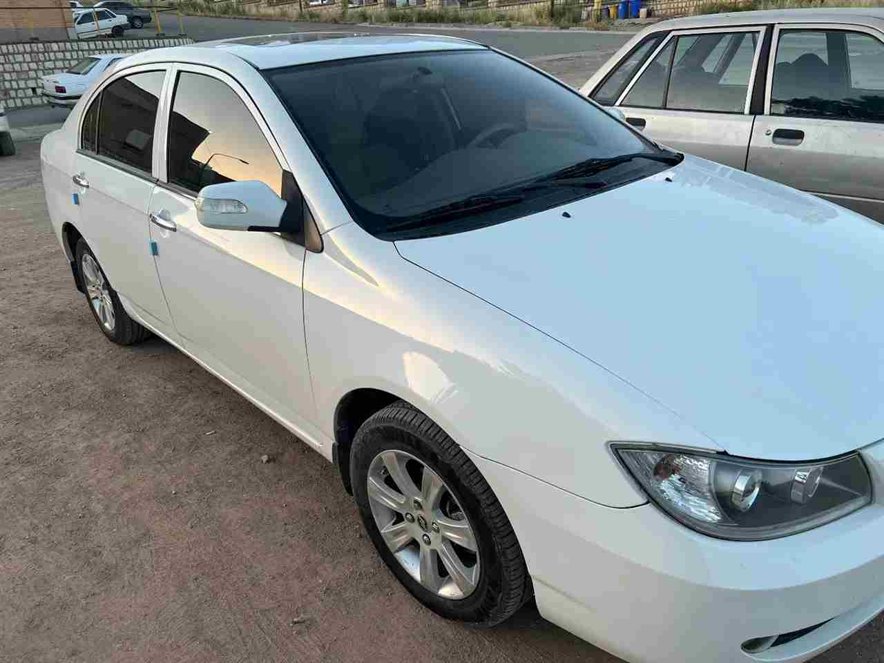 بدون عکس