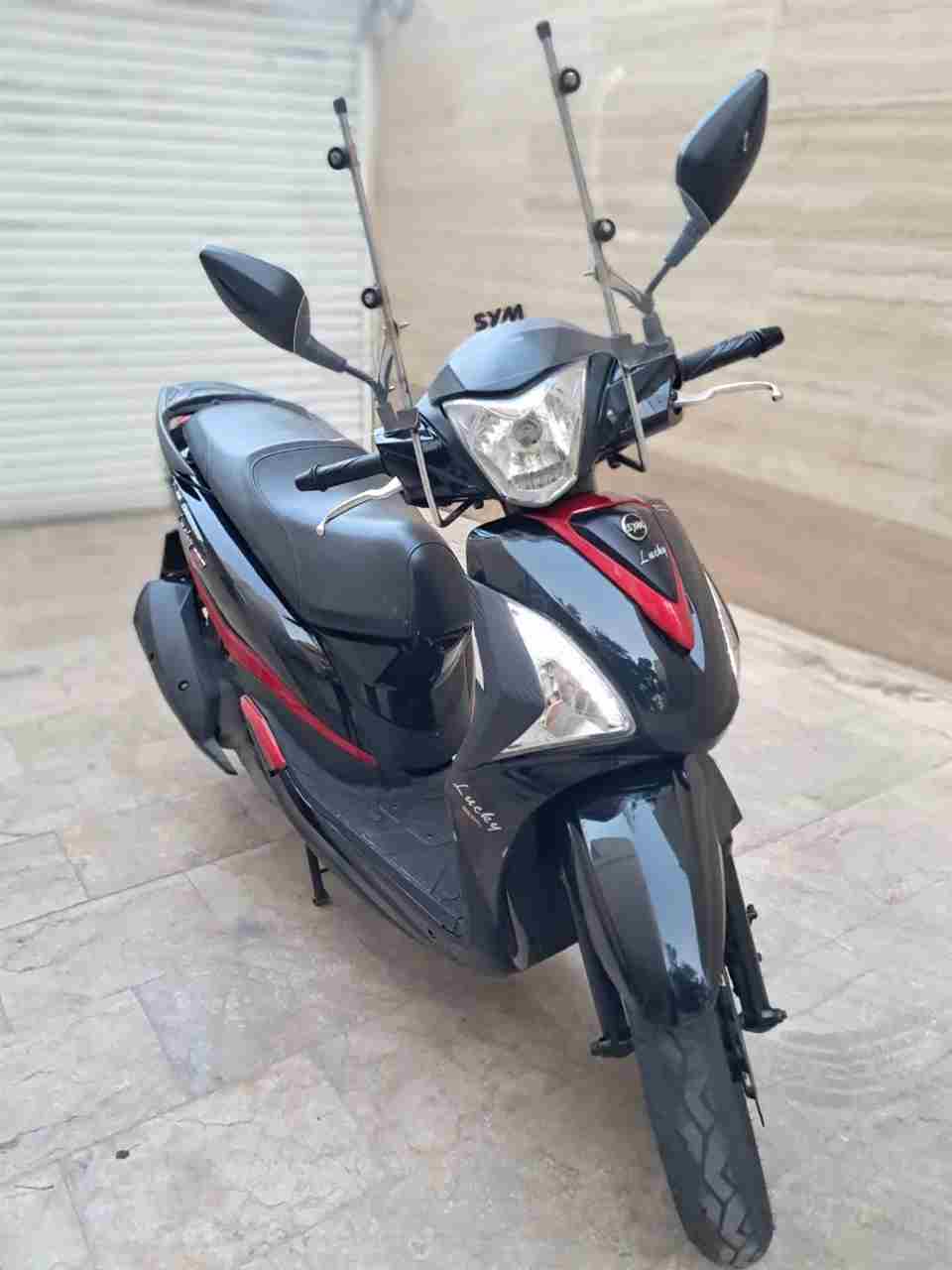 بدون عکس