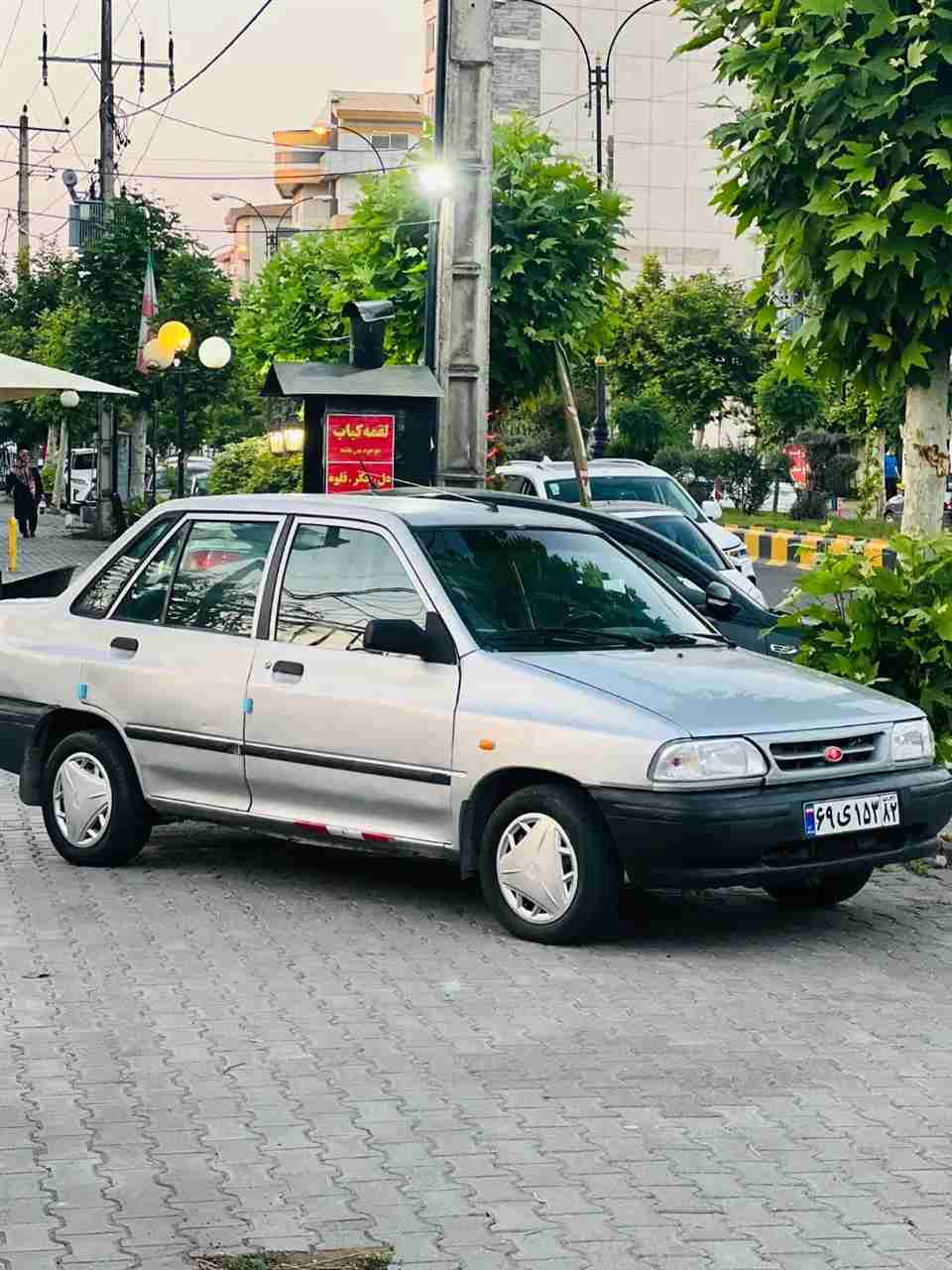 بدون عکس