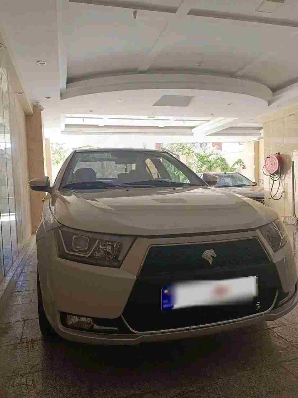 بدون عکس