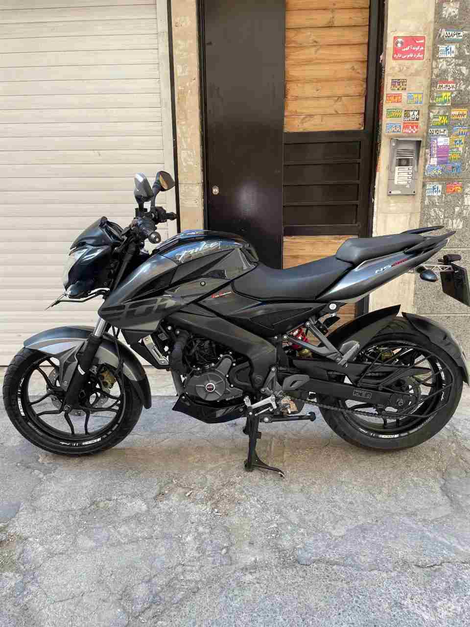 باجاج پالس 200NS 1400