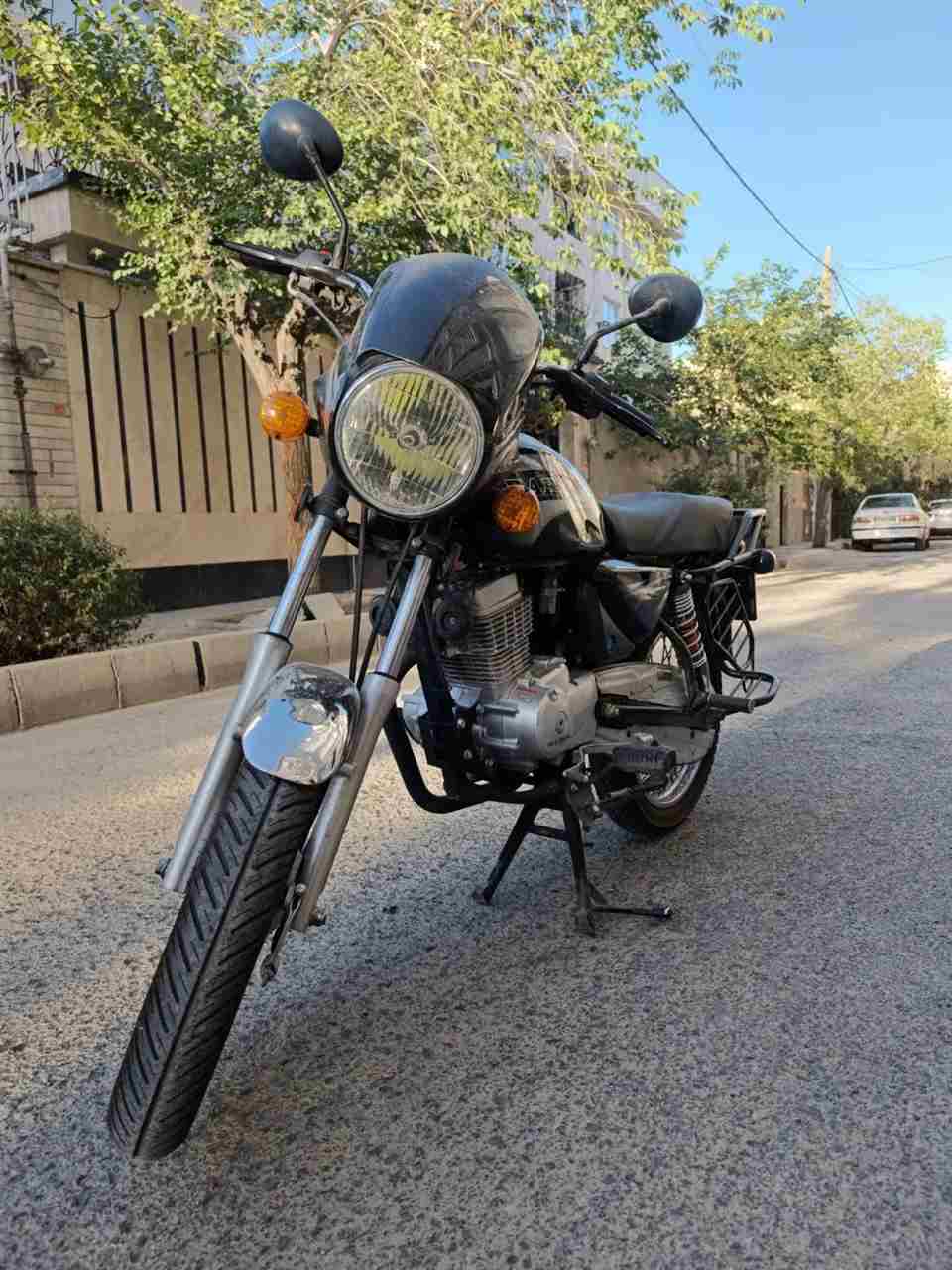 بدون عکس