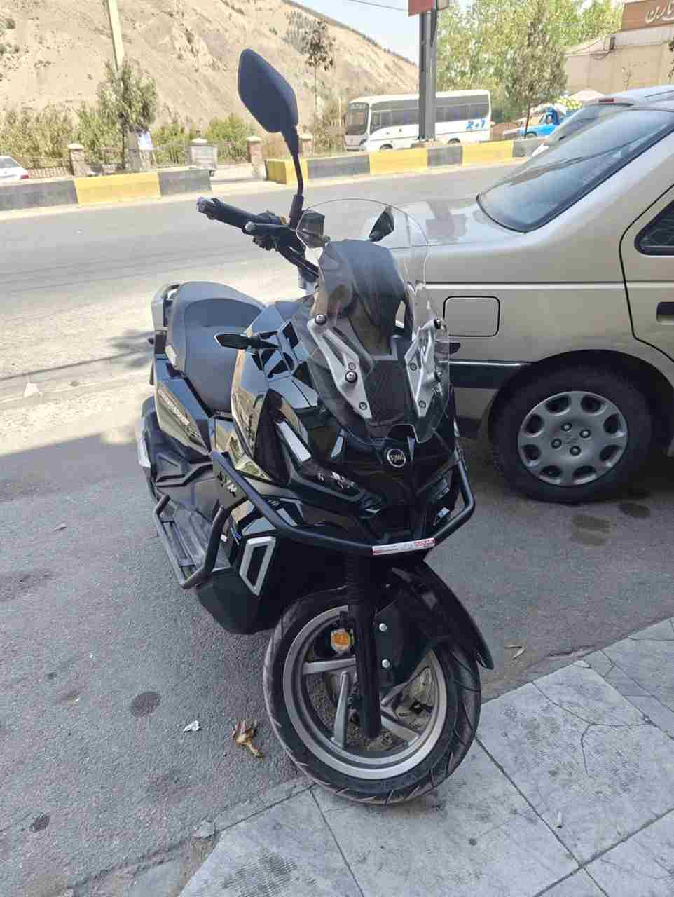 بدون عکس
