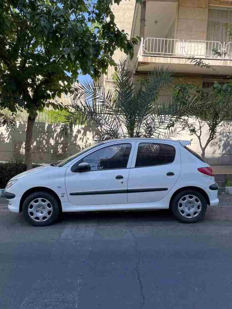 بدون عکس