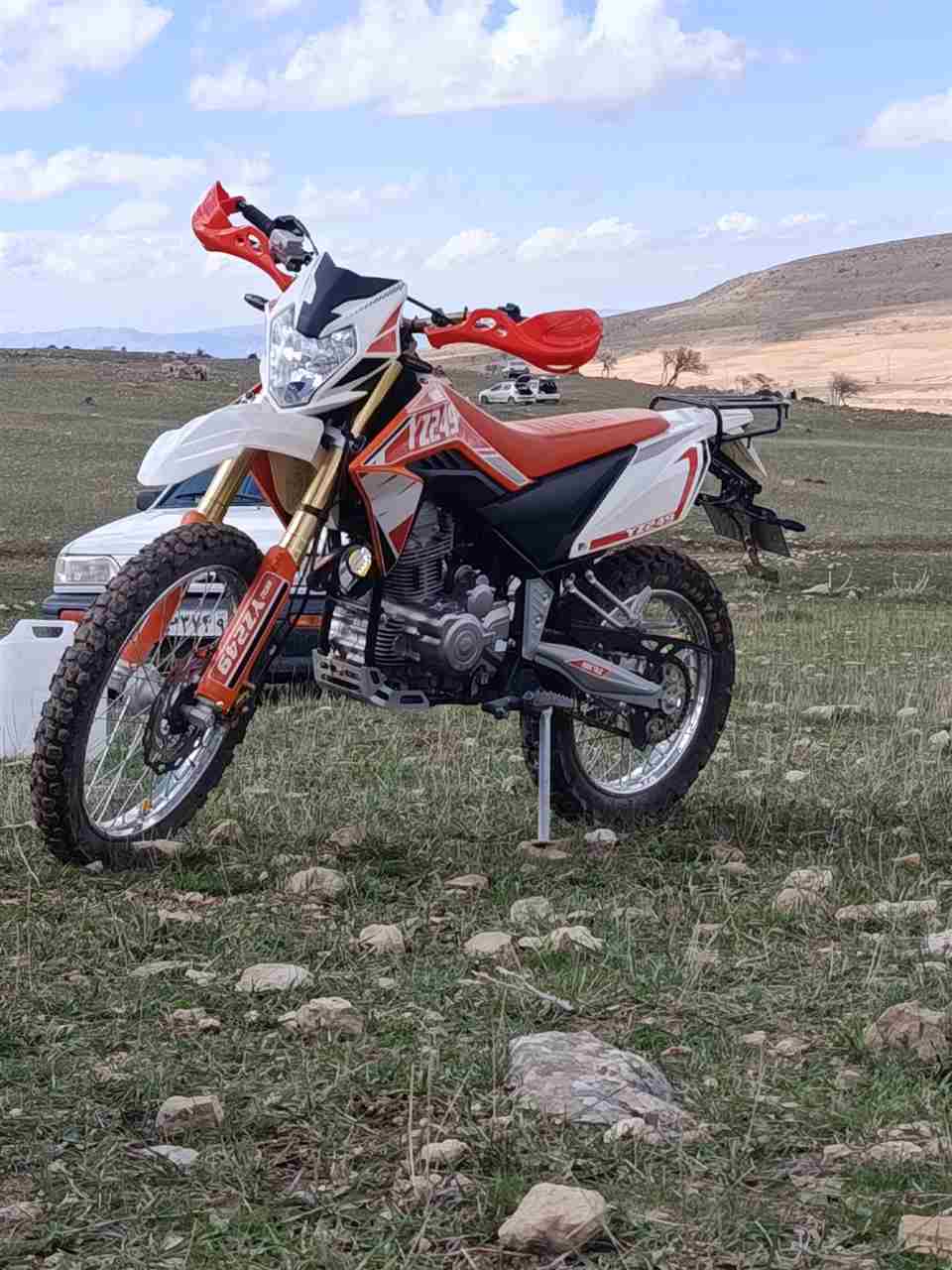 بدون عکس