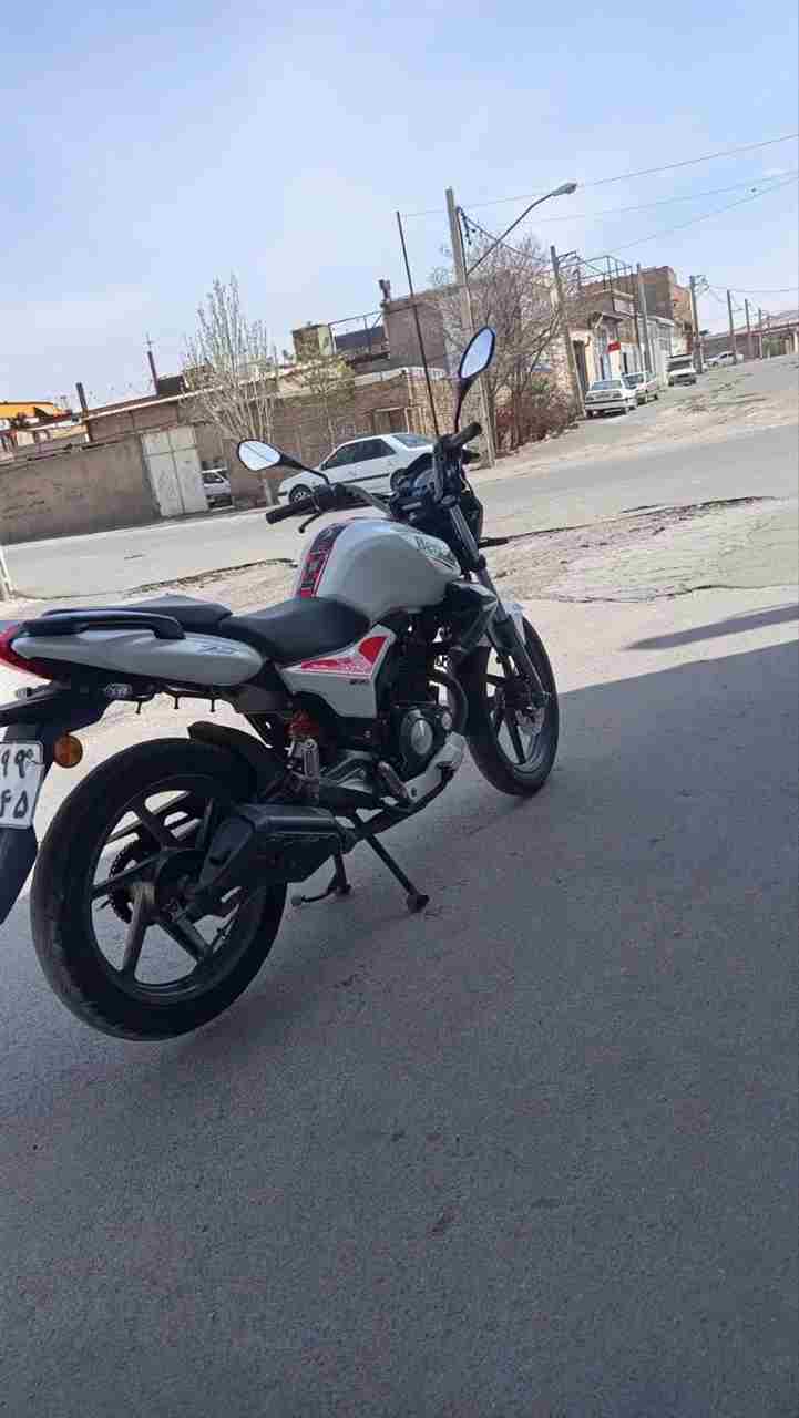 بدون عکس