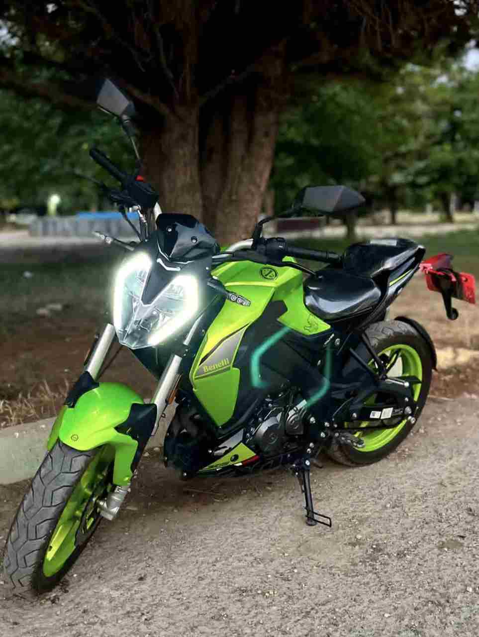 بنلی TNT 180S 1402