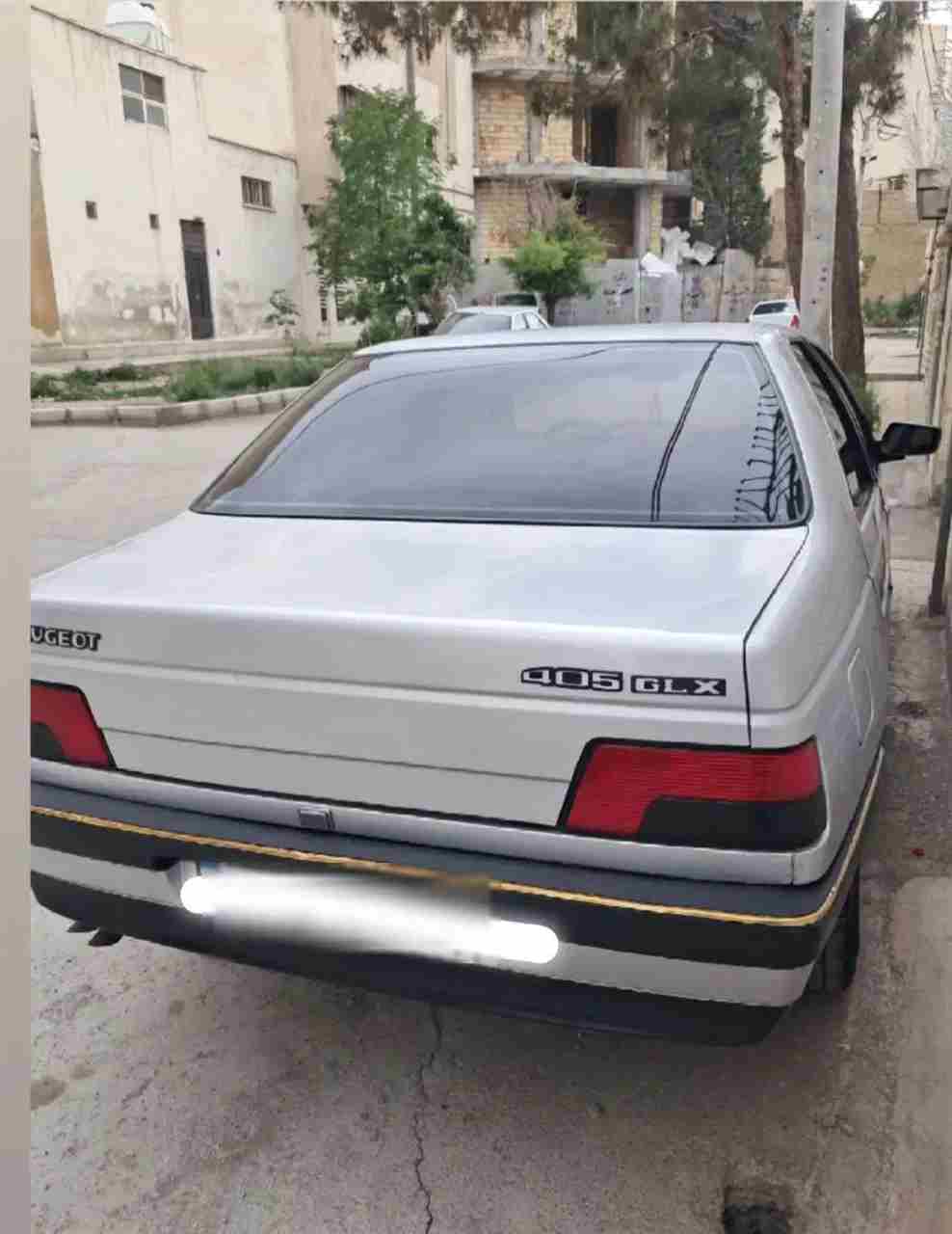 بدون عکس