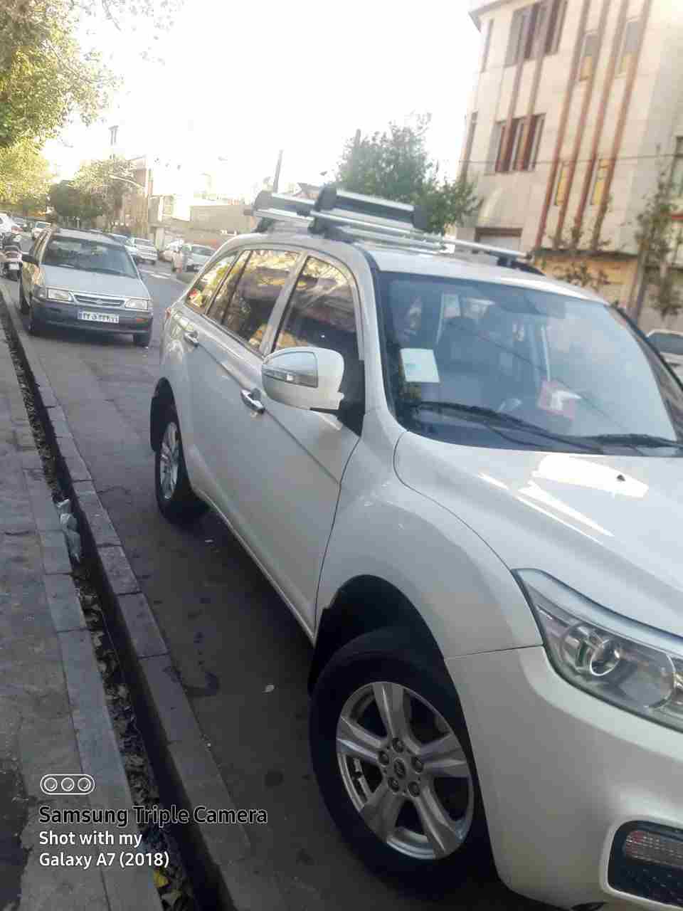 بدون عکس