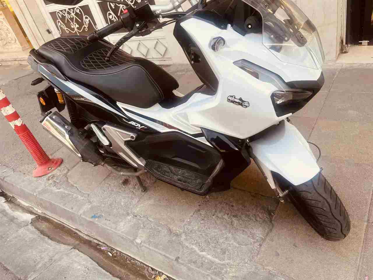 بدون عکس