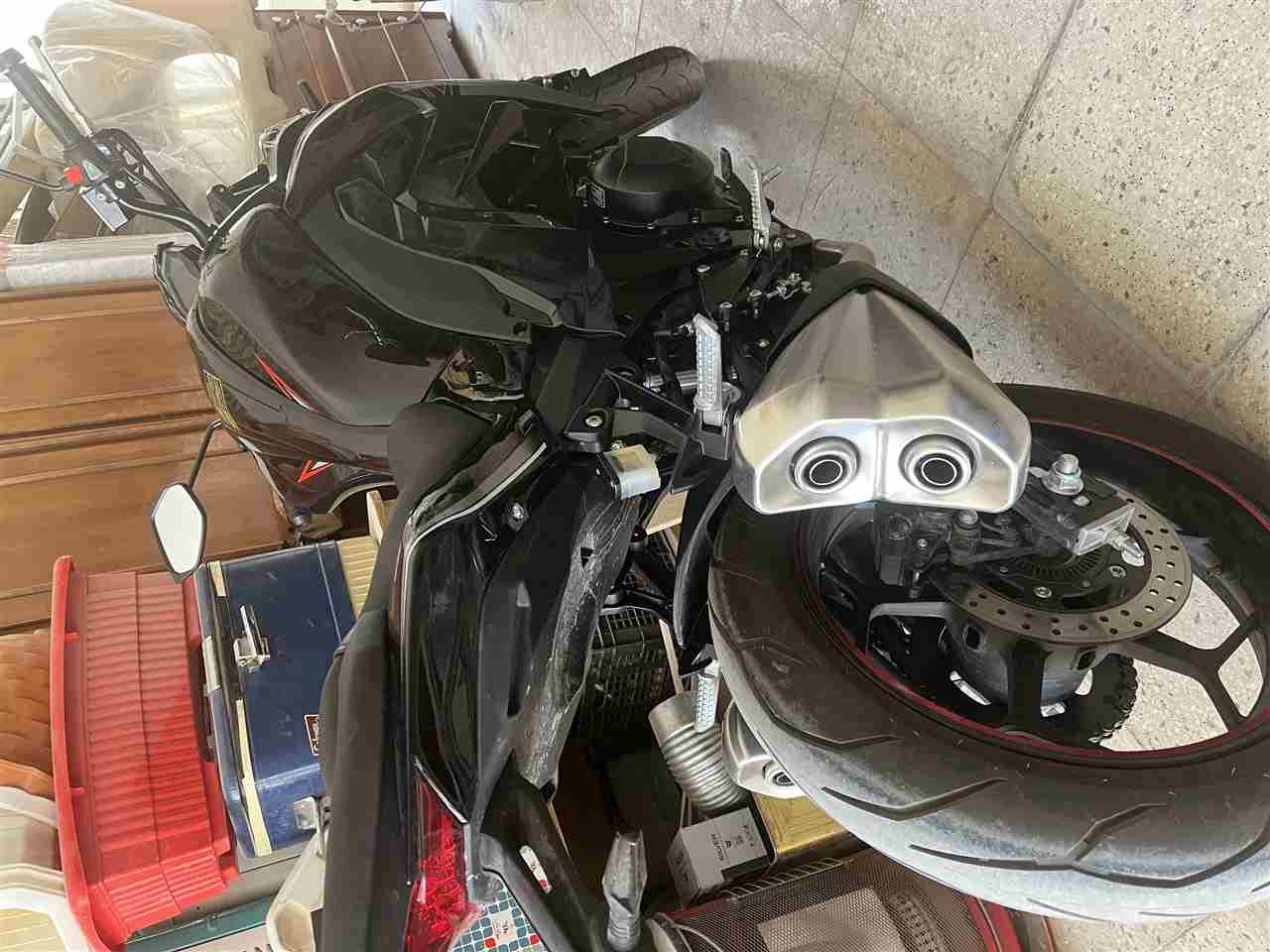 بدون عکس