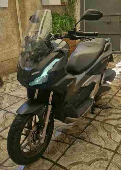 هوندا ADV 160 1404