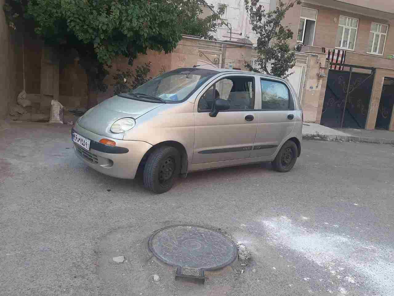 بدون عکس