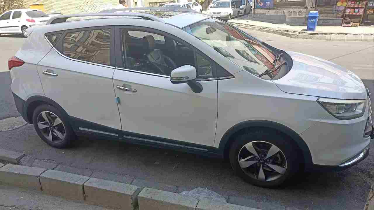 بدون عکس