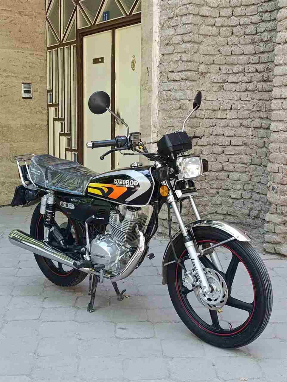 بدون عکس