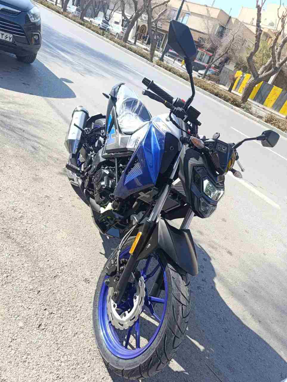 بدون عکس