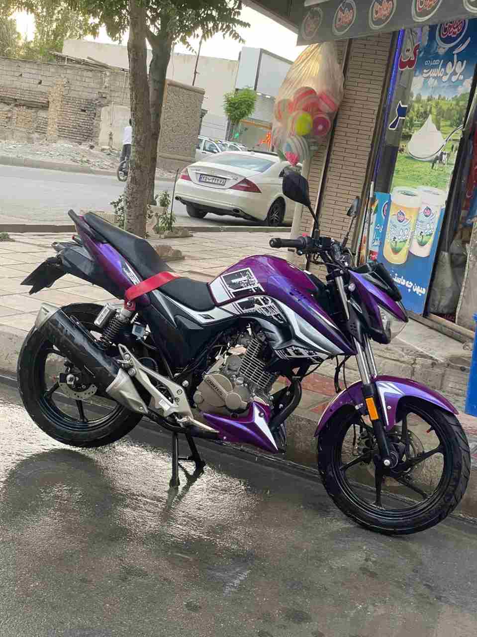 بدون عکس