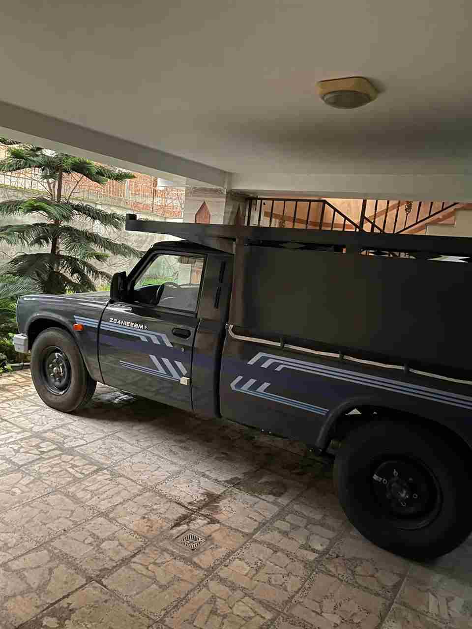 بدون عکس