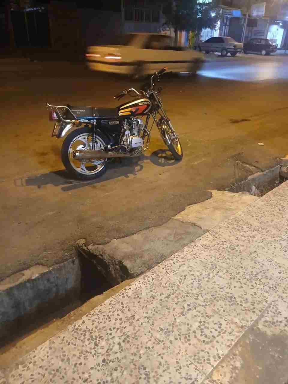 بدون عکس