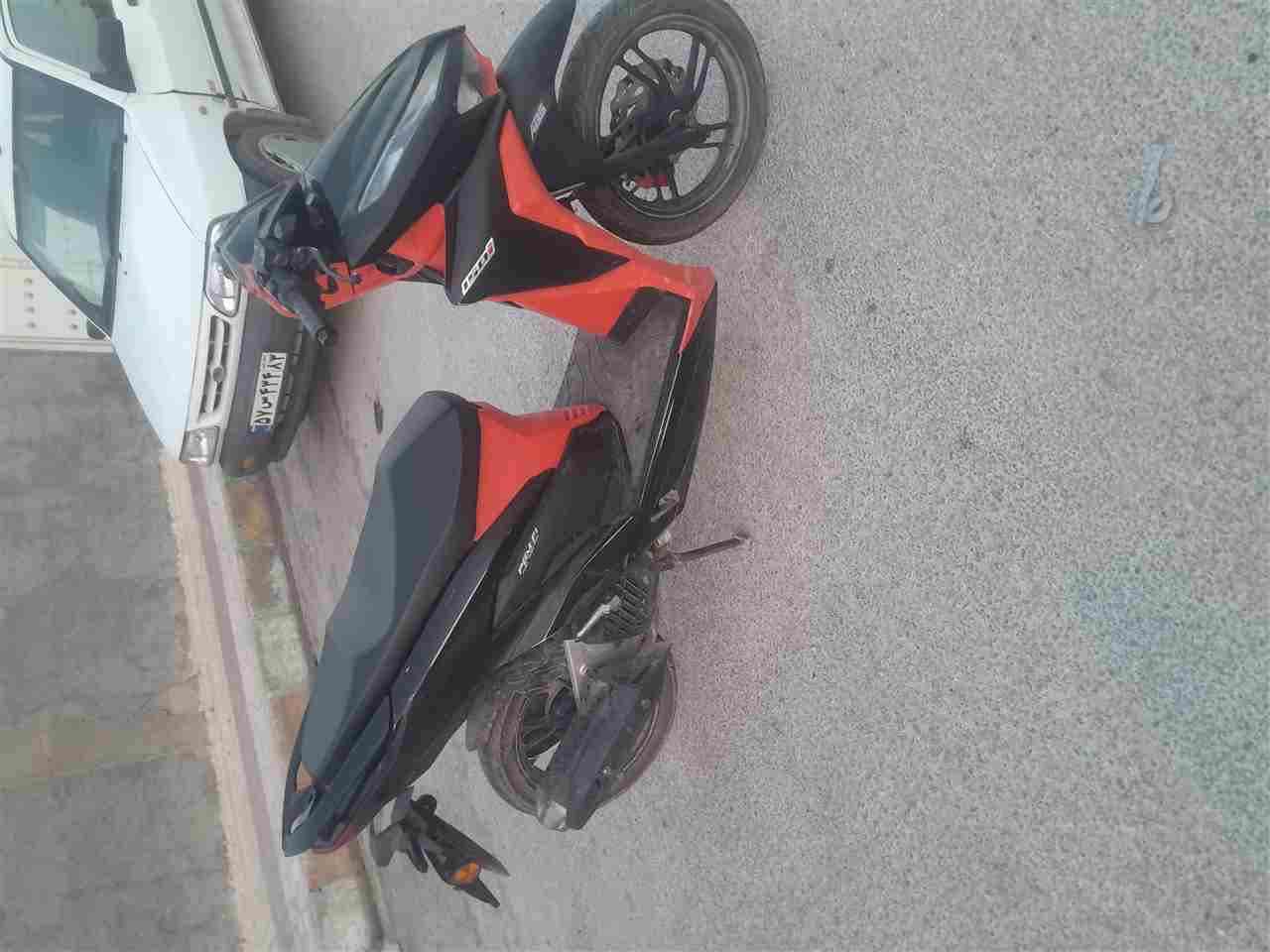 بدون عکس