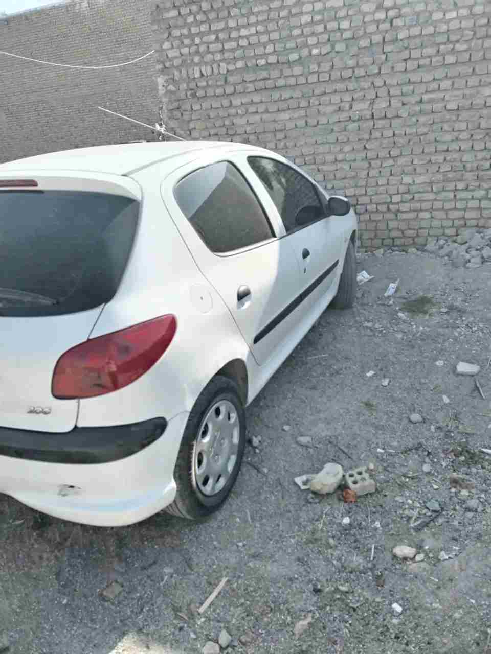 بدون عکس