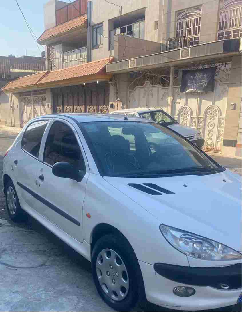 بدون عکس