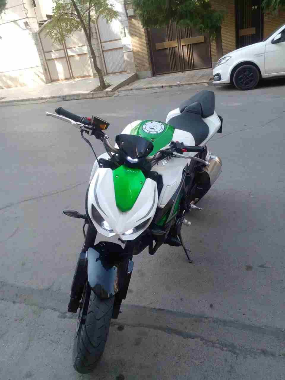 کاوازاکی Z 1000 1401