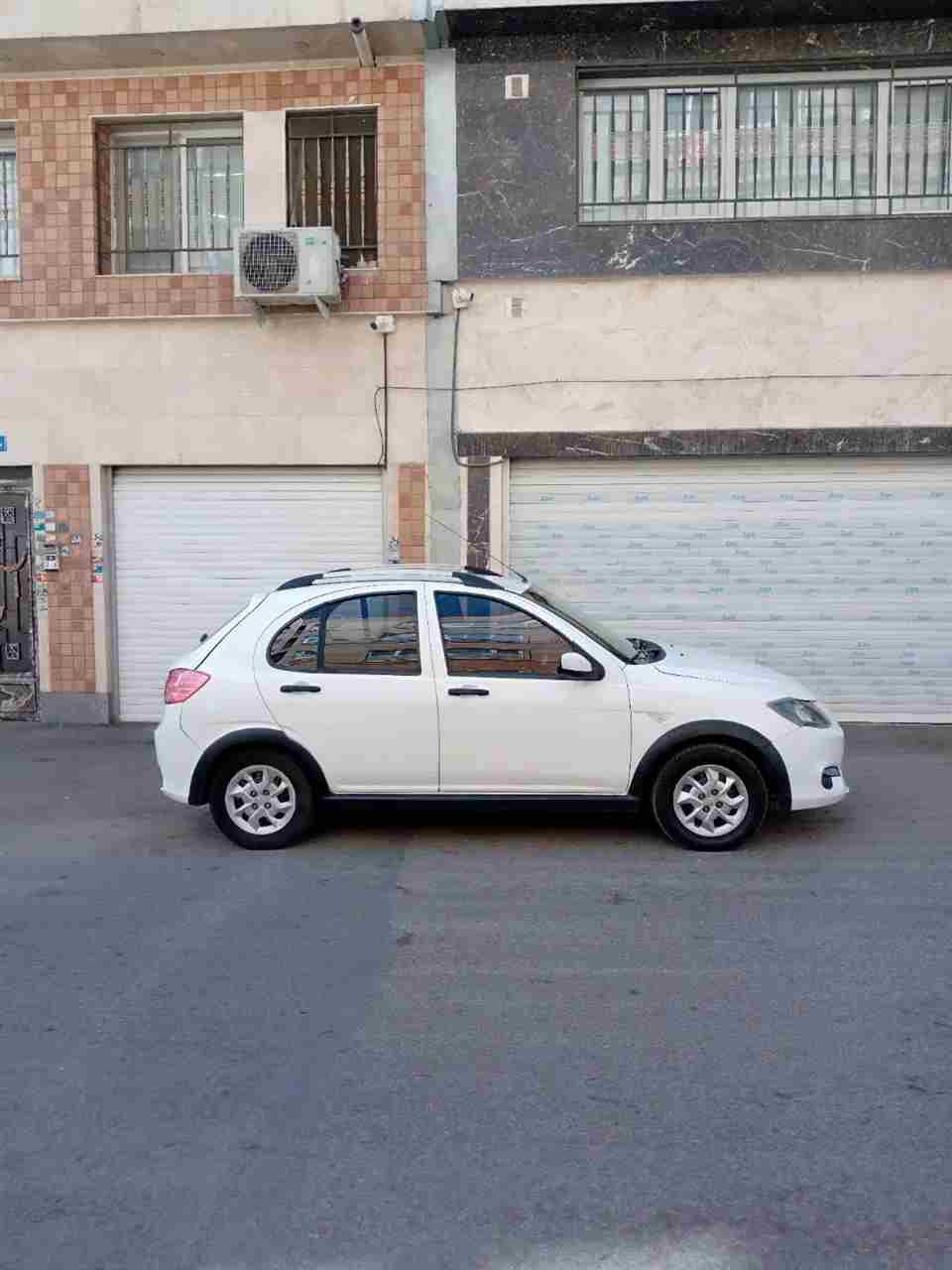 بدون عکس