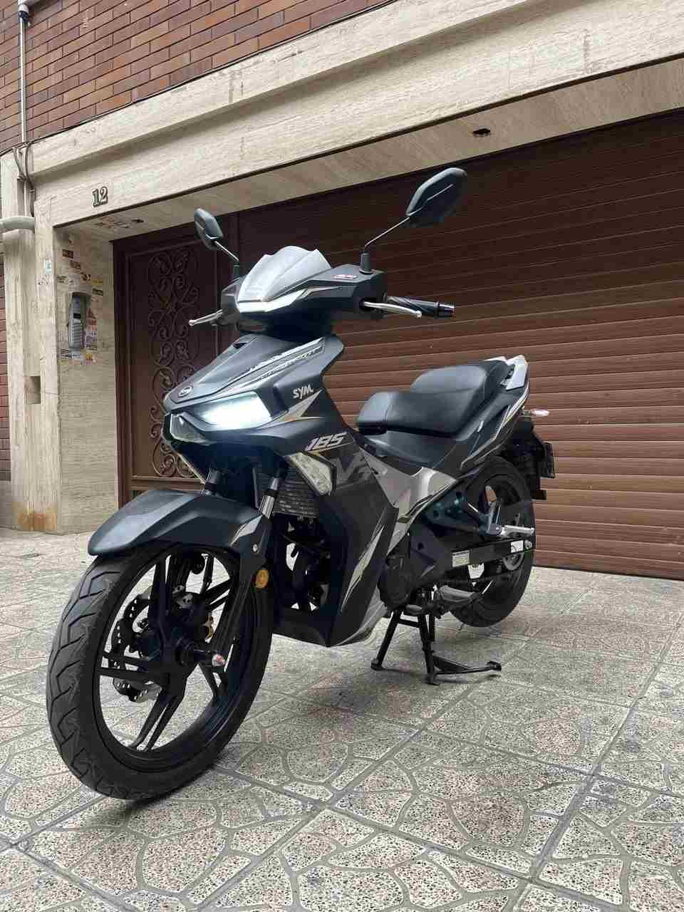 اس وای ام لاکی BX 185 1404