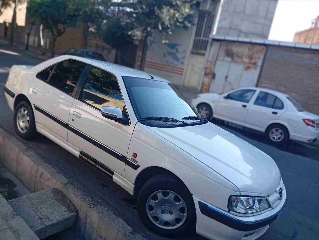 بدون عکس