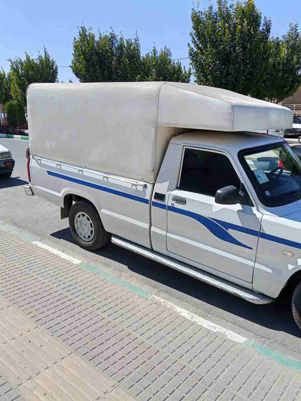 بدون عکس
