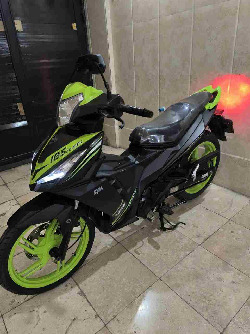 بدون عکس