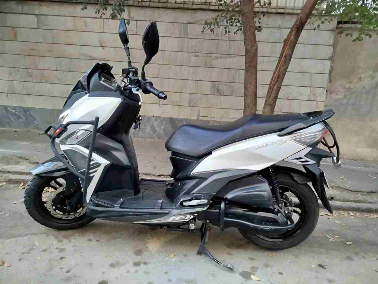 بدون عکس