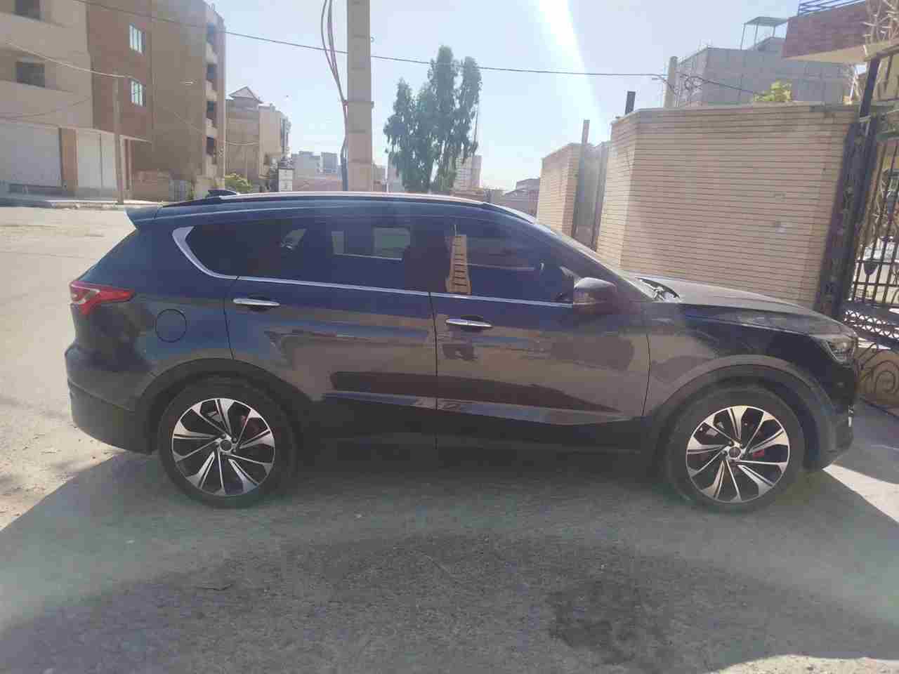 بدون عکس
