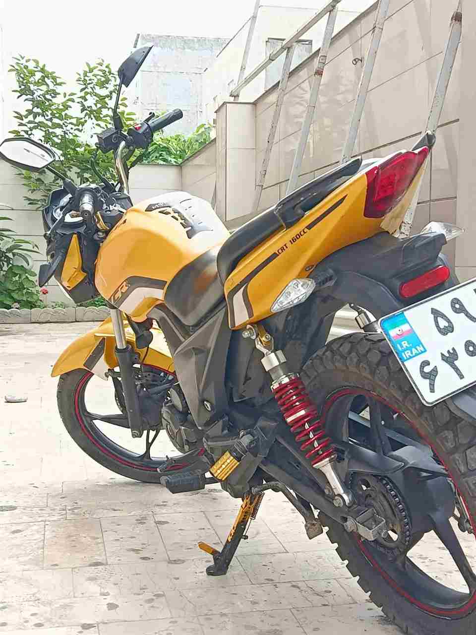 بدون عکس