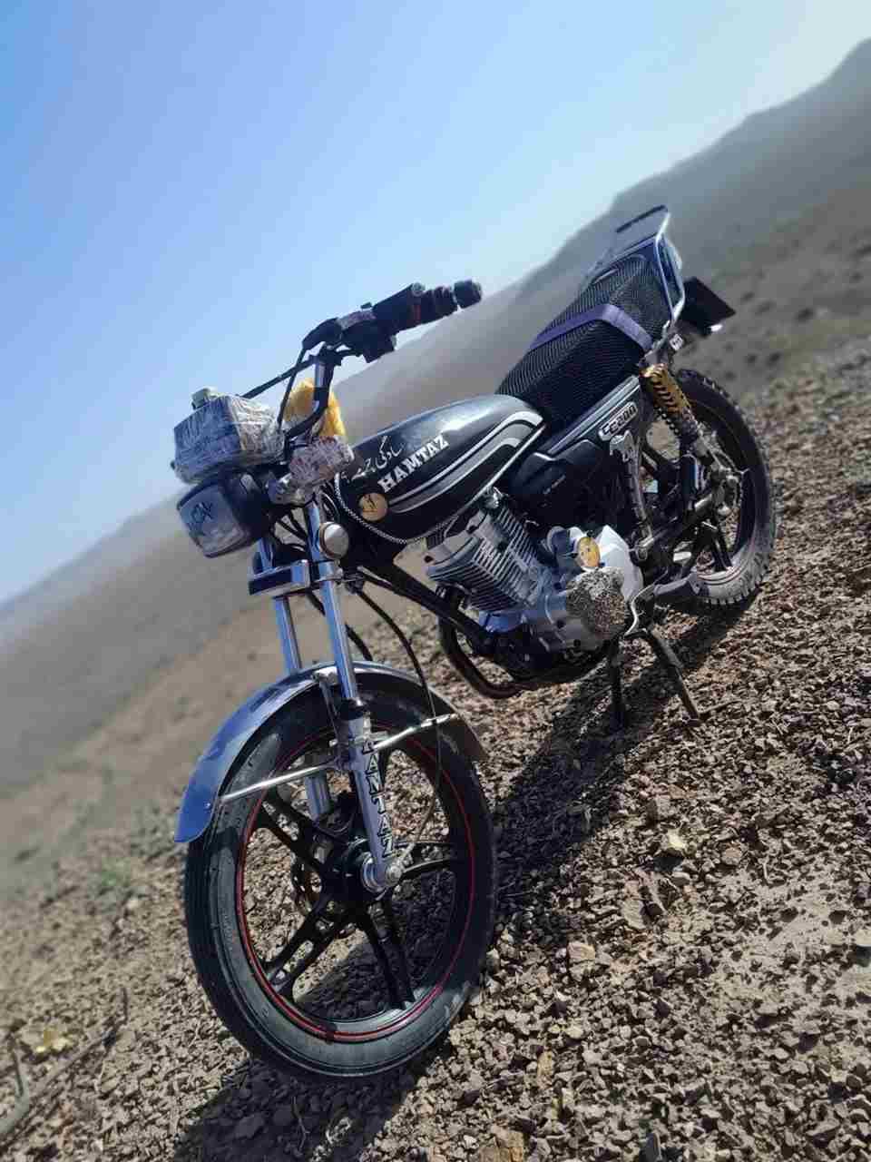 بدون عکس