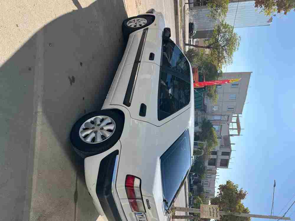 بدون عکس