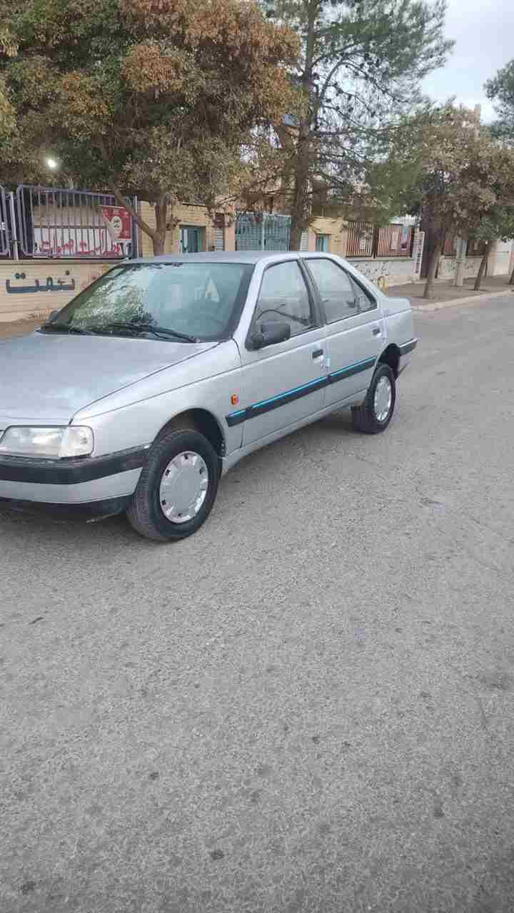 بدون عکس