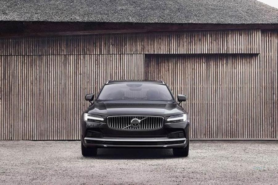 خودرو ولوو S90 و V90 مدل ۲۰۲۱ با فناوری نیم هیبریدی